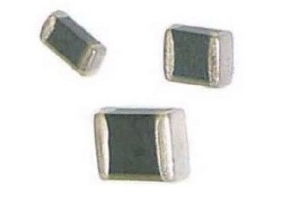 Überspannungsschutz-Chip BEWEGUNGEN mehrschichtige Metalloxid-Varistor 14V 10A 1005 SMD 0402 normale vorübergehende Spannungs-Unterdrücker
