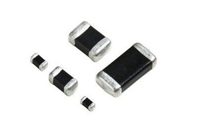 Überspannungsschutz-Chip BEWEGUNGEN mehrschichtige Metalloxid-Varistor 14V 10A 1005 SMD 0402 normale vorübergehende Spannungs-Unterdrücker