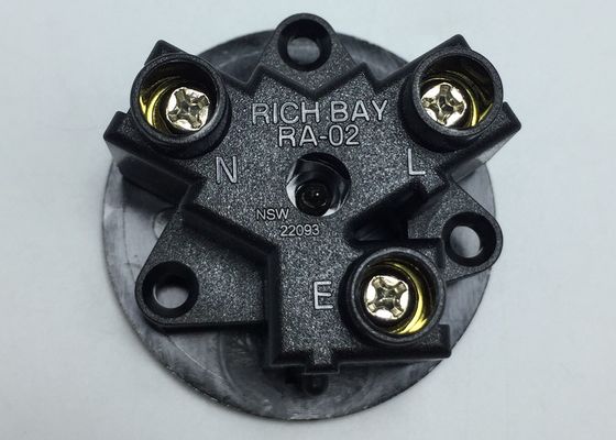 Residentthermoplastische 94V-2 Australien Energie-elektrischer Sockel-Ausgang 3 Pole 15 Ampere 250VAC international Wechselstrom-Behälter-