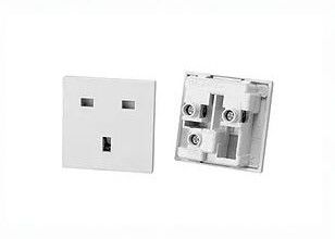 BSI genehmigte britische Wand-Macht-elektrische Stecker und Sockel BS 1363 Polen 13A 250V des Sockel-RB-02 weibliche des Ausgang-3 BRITISCHE