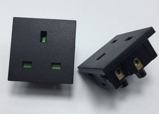 BSI genehmigte britische Wand-Macht-elektrische Stecker und Sockel BS 1363 Polen 13A 250V des Sockel-RB-02 weibliche des Ausgang-3 BRITISCHE