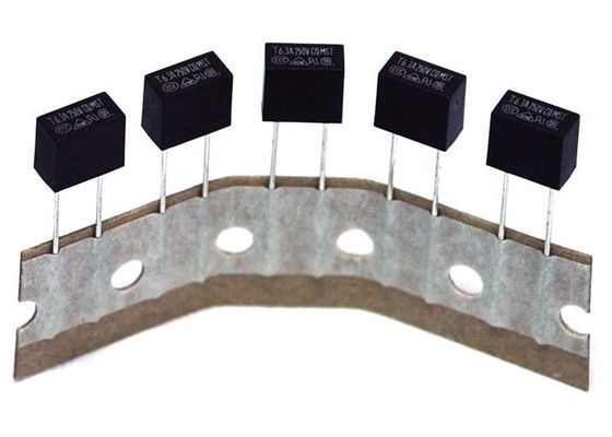Roter Phosphor freier quadratischer langsamer Schlag Pastic Mikrosicherung 100mA-6.3A 8.4x7.2x4.0mm mit Nennspannung 125V 250V 300V 350V