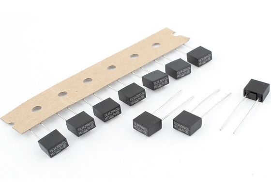 Roter Phosphor freier quadratischer langsamer Schlag Pastic Mikrosicherung 100mA-6.3A 8.4x7.2x4.0mm mit Nennspannung 125V 250V 300V 350V