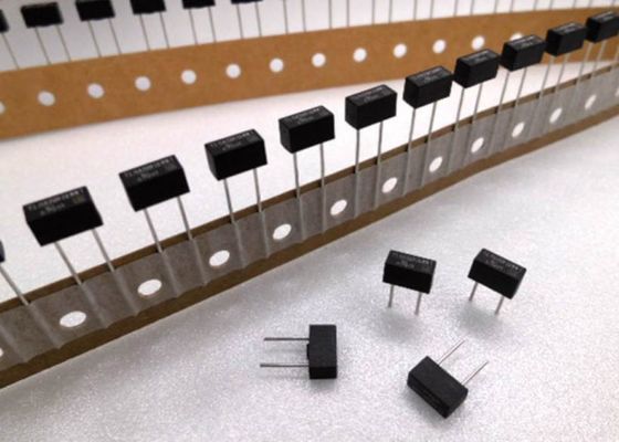 Dünnste MMT-Reihen-Plastikkasten-Verzögerungs-Radialführungs-Mikrosicherung 8.35x5x3.95mm 2A 250V 300V 400V TUV CQC kc PSE UL